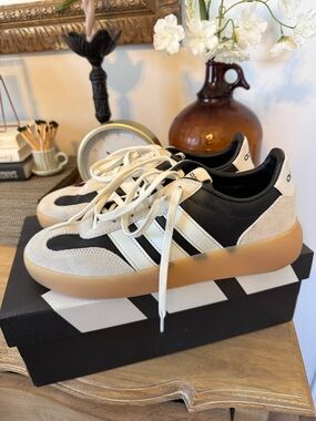 adidas Black and Cream Barreda Low-Top Sneakers with Gum Sole